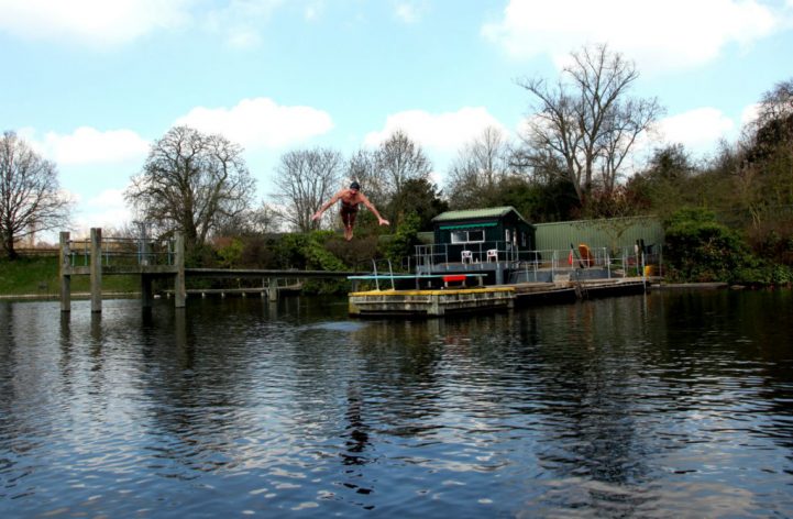 Ruth Corney Photography mens pond diver
